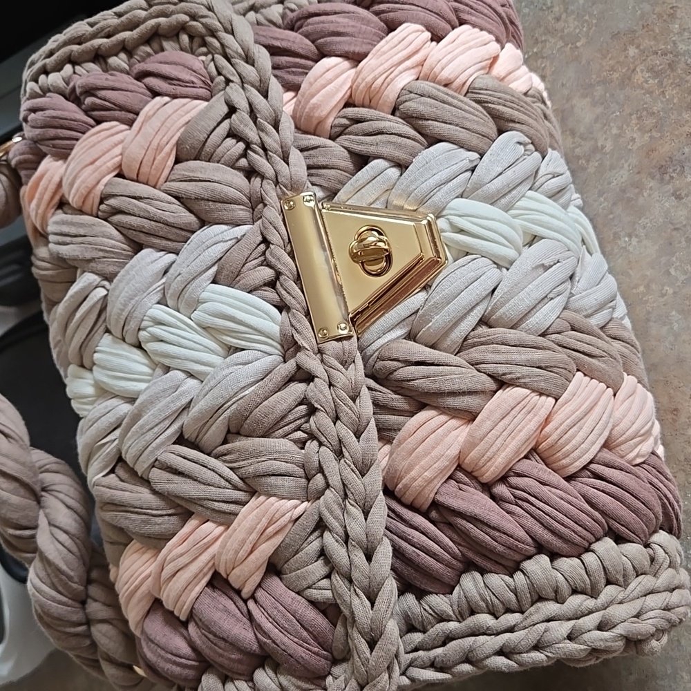Handcrafted Braided Women Bag - Multicolor - Picture 4 of 4